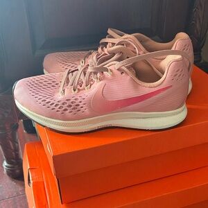 Nike Women's Pink Running Shoes
